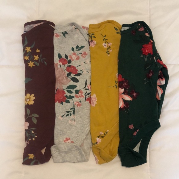 OLD NAVY 4- Pack bodysuits - Picture 4 of 8